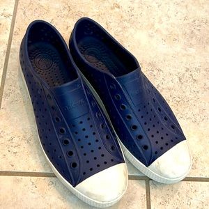 Native Mens size 8 Jefferson Shoe - perfect condition